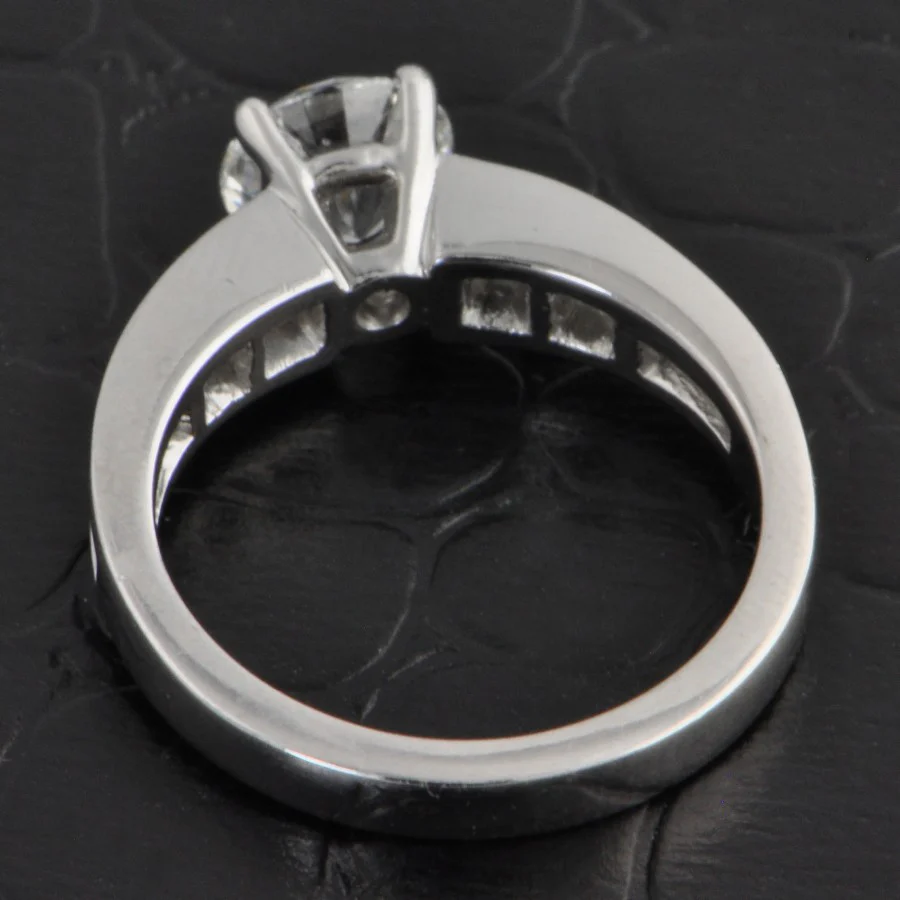 1.0 Carat F - SI1 Diamond Engagement Ring - Image 3