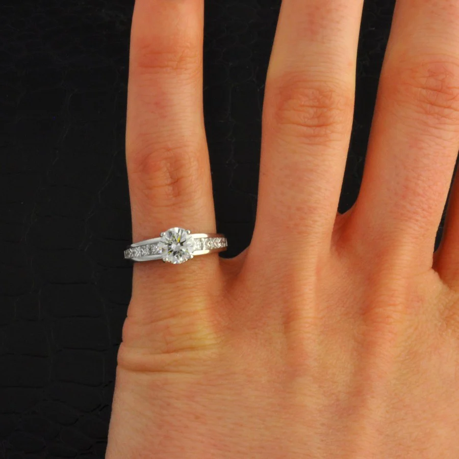 1.0 Carat F - SI1 Diamond Engagement Ring - Image 4