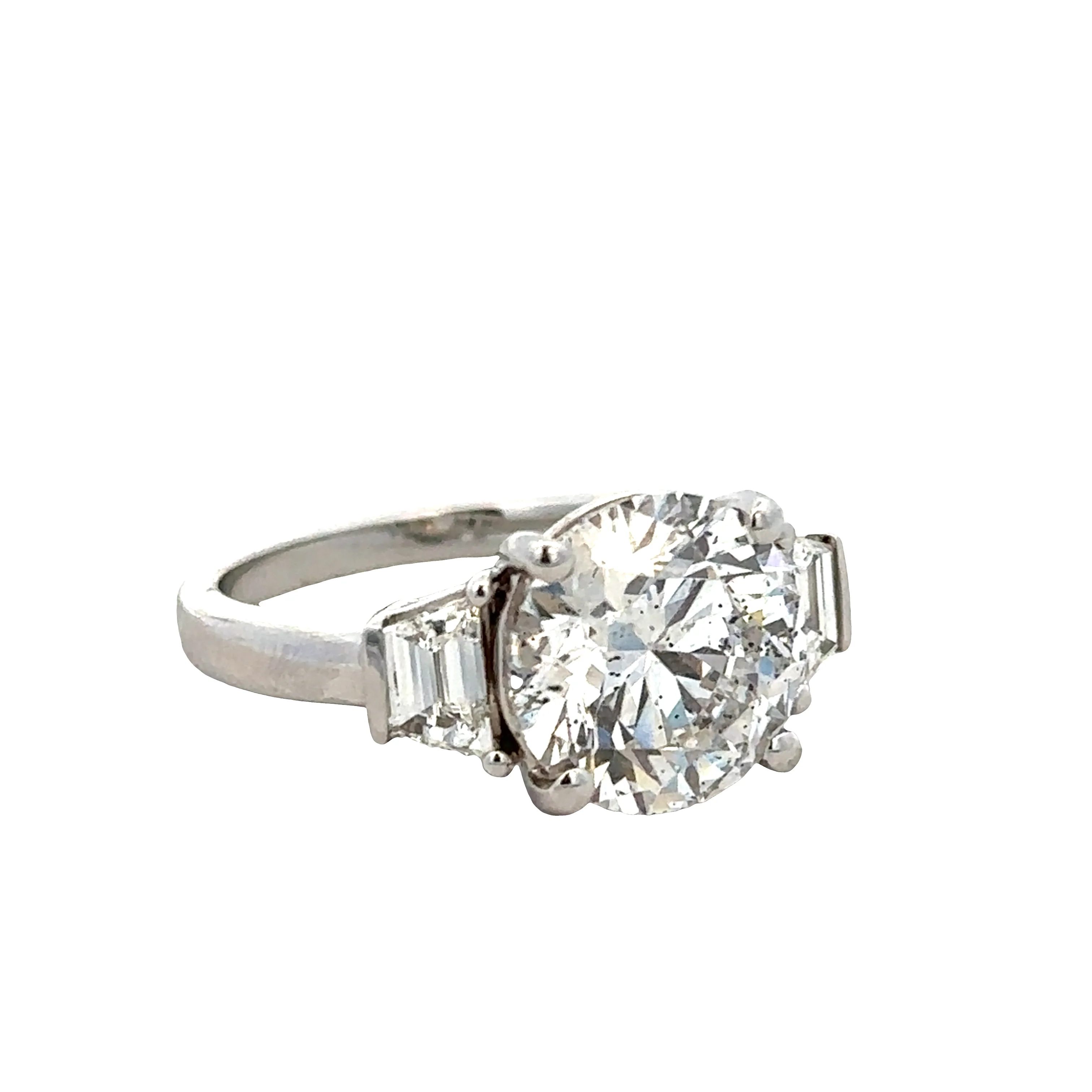 18k White Gold Three-Stone Diamond Engagement Ring – Size 6 - Image 2