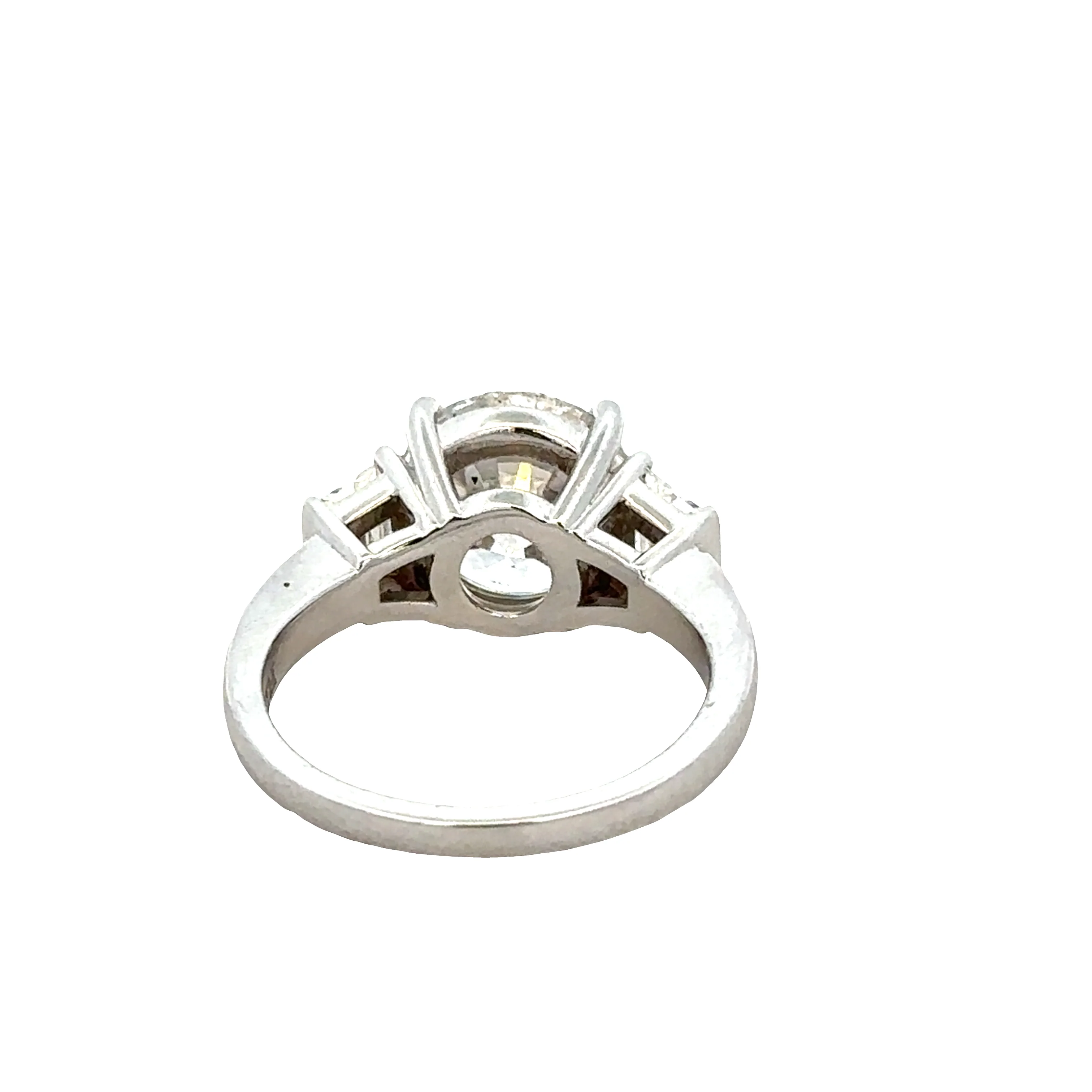 18k White Gold Three-Stone Diamond Engagement Ring – Size 6 - Image 3