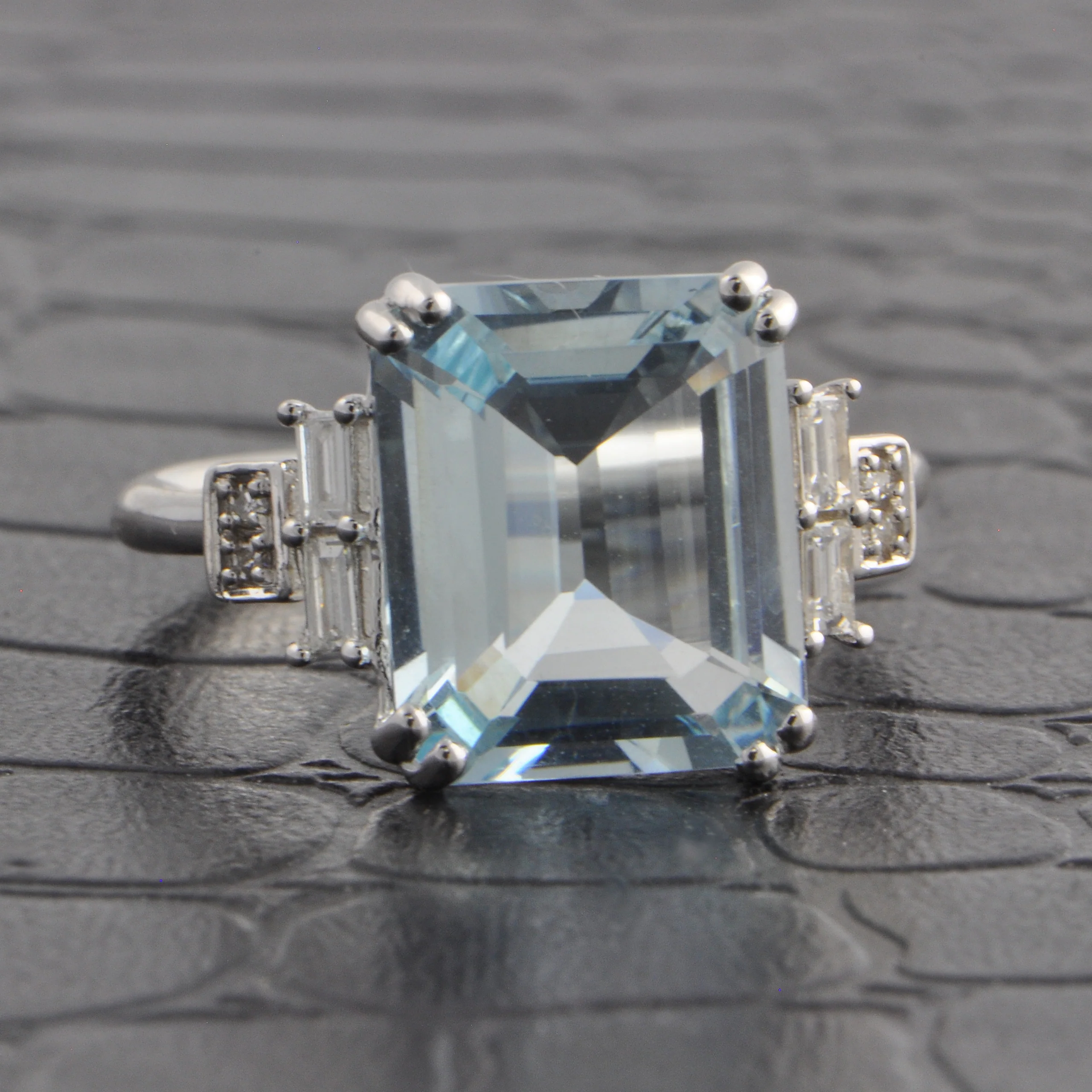 Aquamarine and Diamond Ring in White Gold