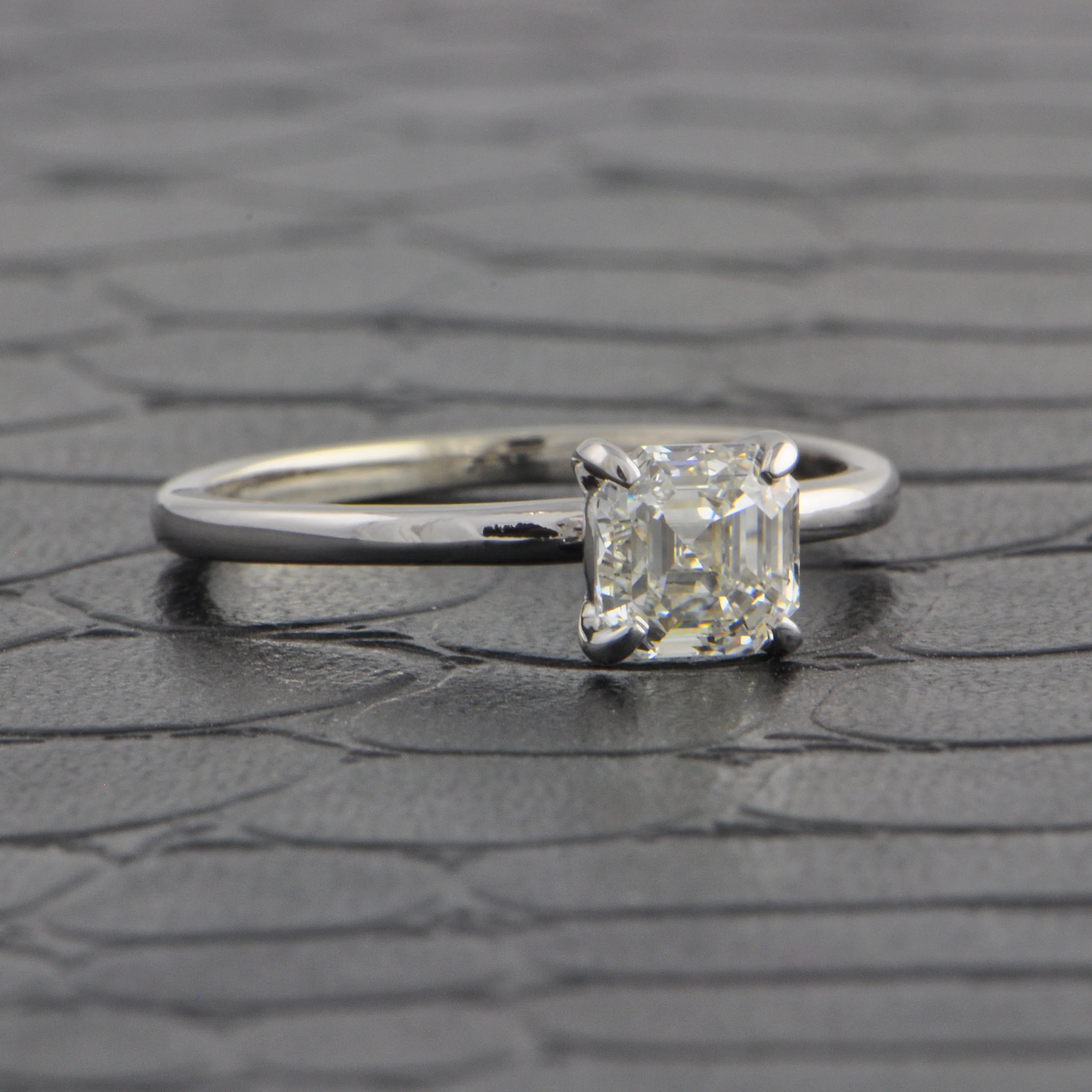GIA 1.01 ct. Asscher Cut Diamond Engagement Ring - Image 2