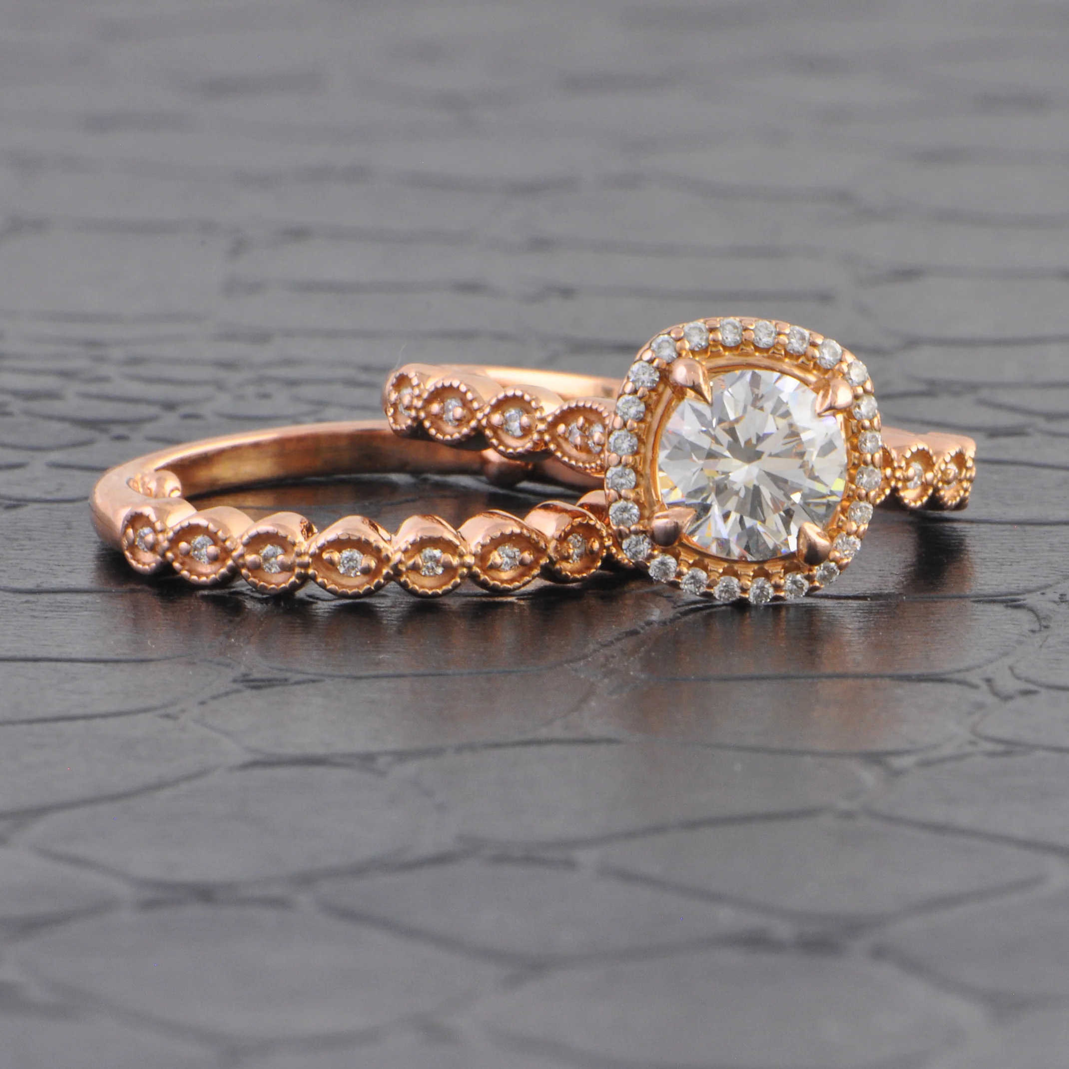 GIA 1.01 ct. Round Brilliant Cut Diamond Engagement Ring in Matching Wedding Band in Rose Gold - Image 4