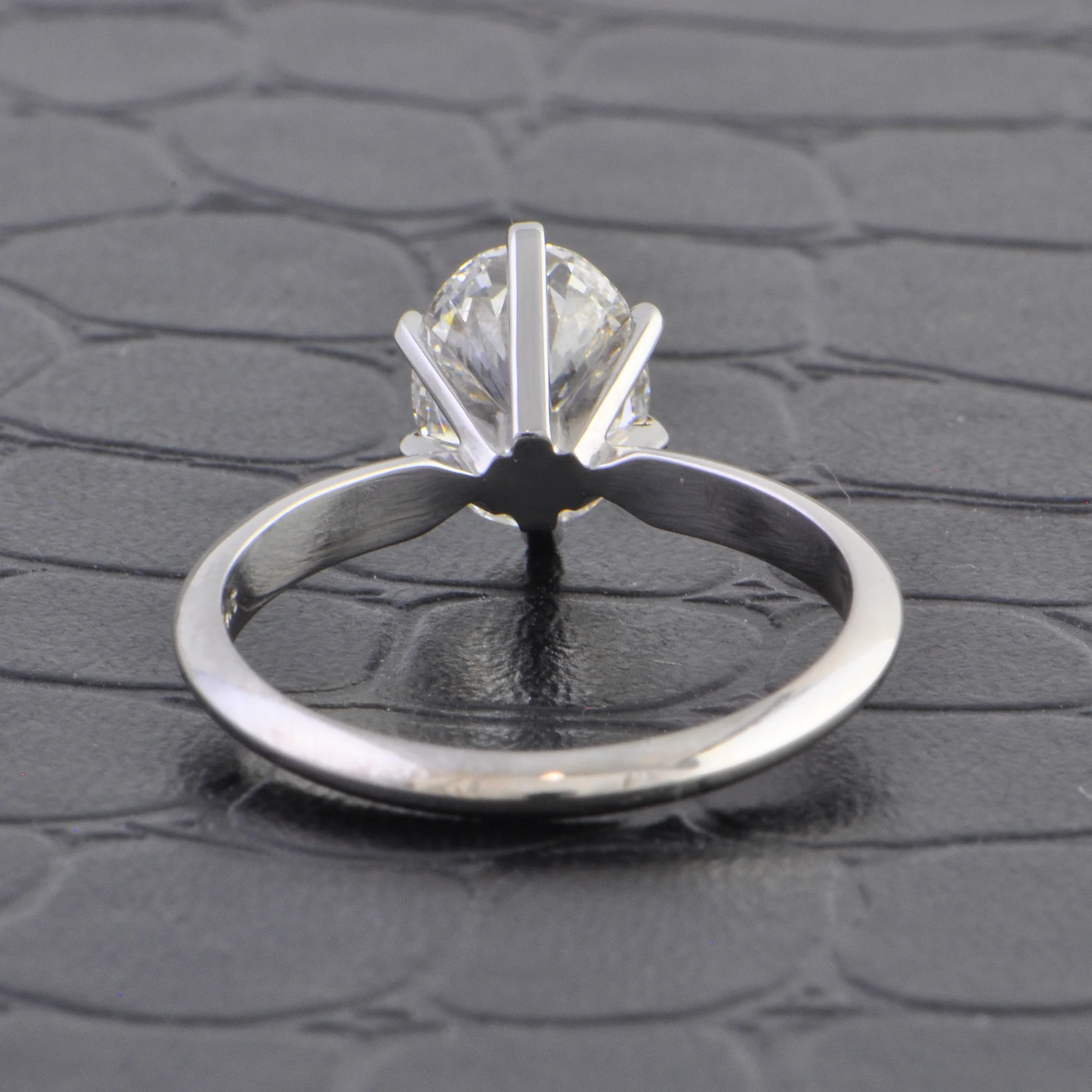 GIA 1.51 ct. Oval Cut Diamond Engagement Ring in 18k White Gold - Image 3