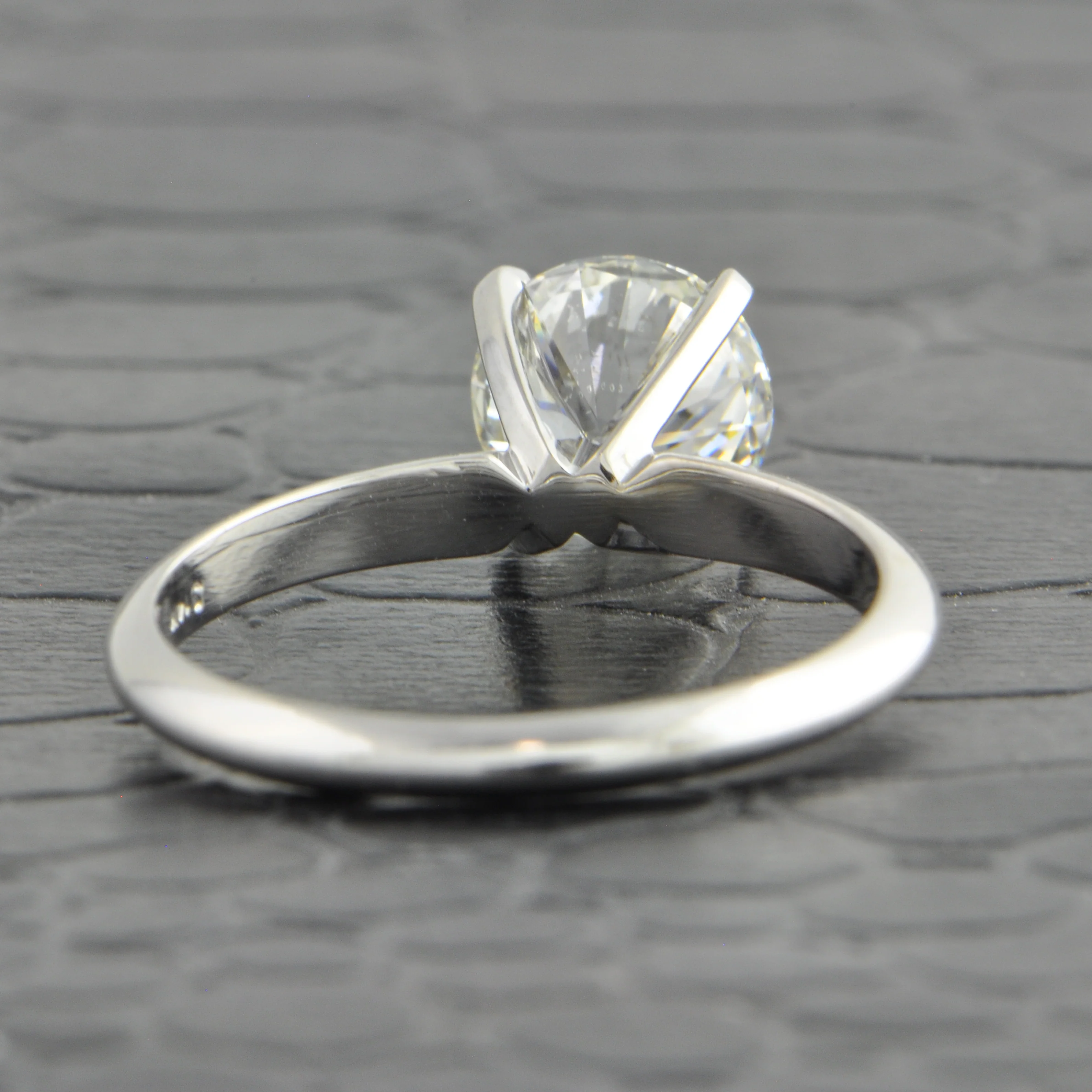 GIA 1.51 ct. Round Brilliant Cut Diamond in White Gold - Image 3