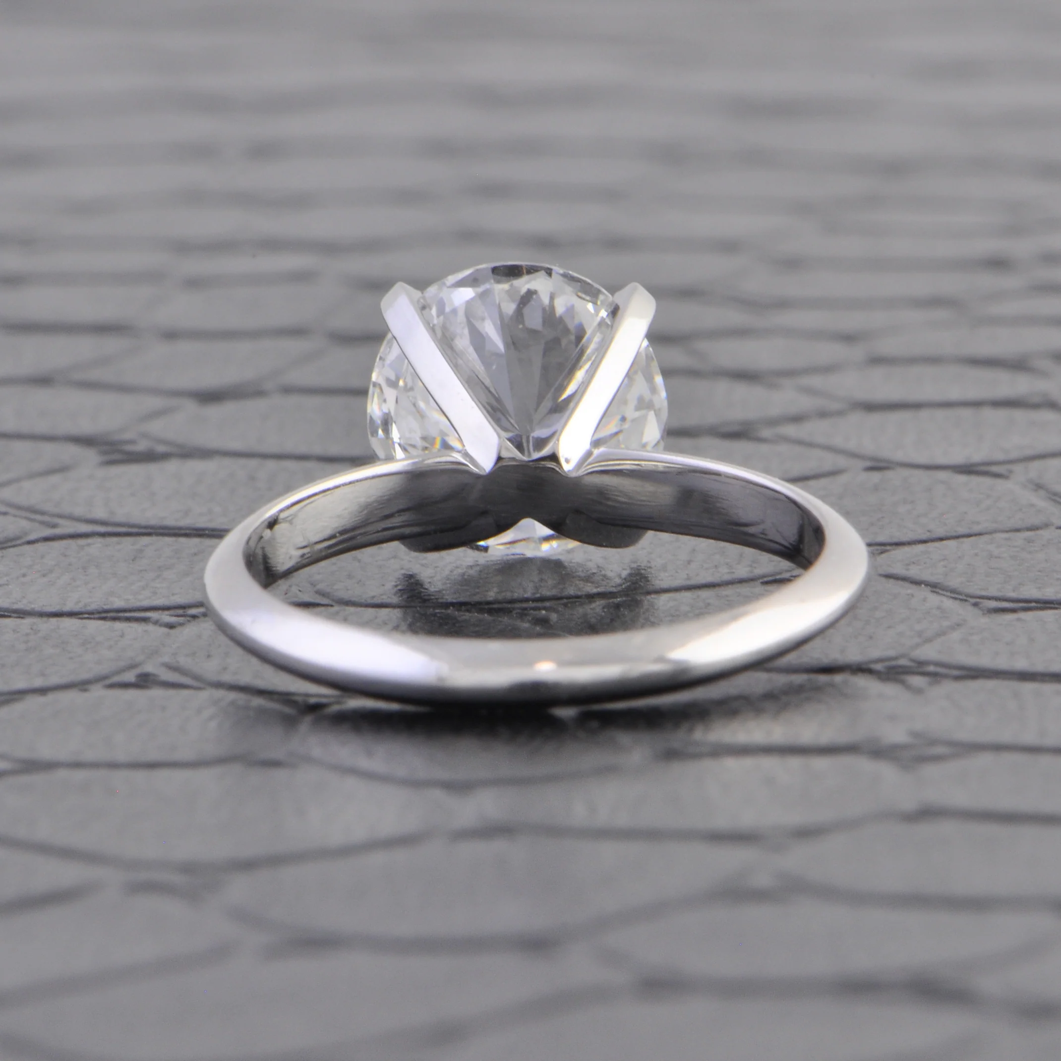GIA 3.02 ct. E-SI2 Diamond Solitaire Engagement Ring in White Gold - Image 3