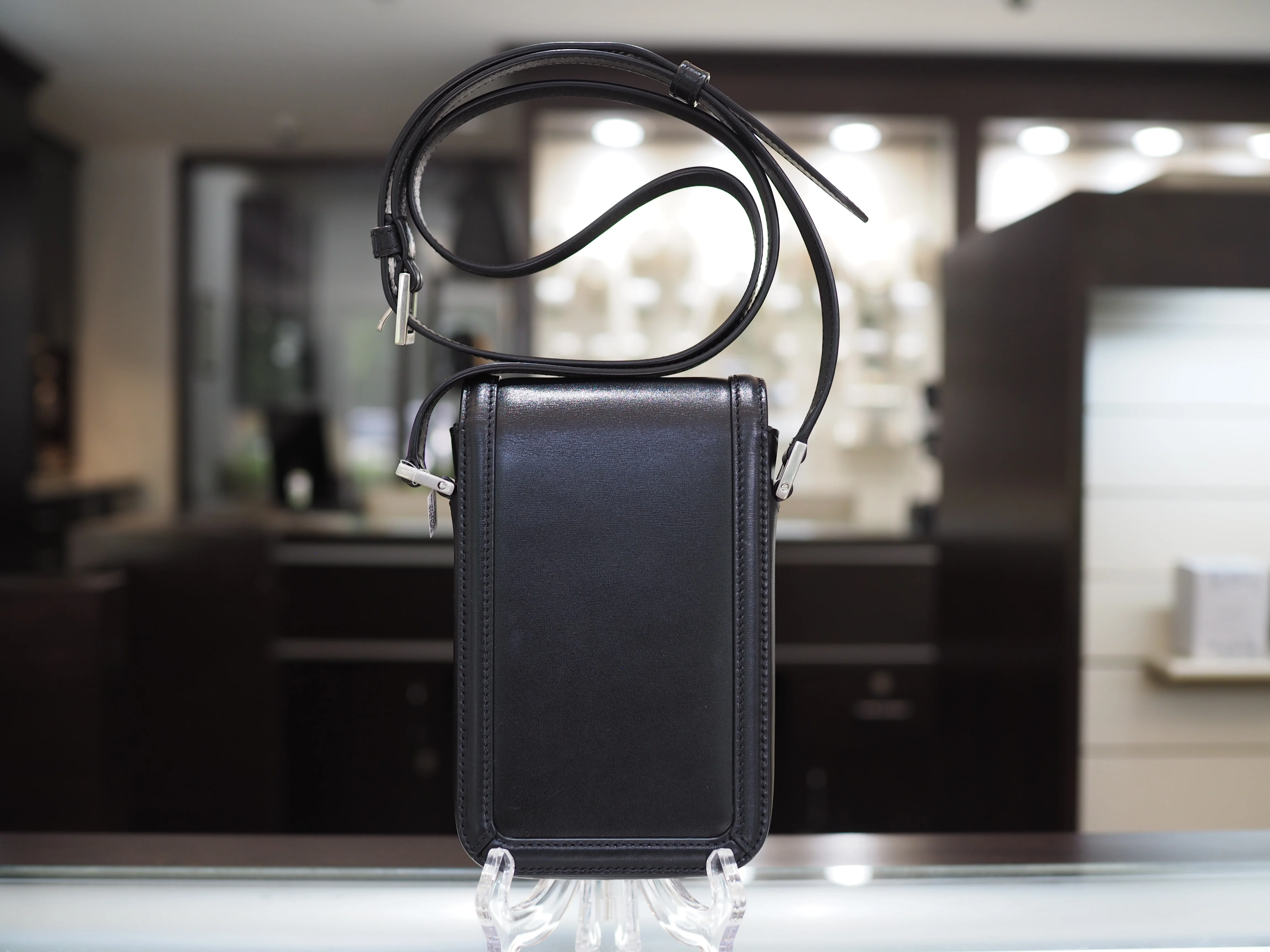 Pre-Owned YSL Black Leather Crossbody Bag with Silver Hardware - Image 3